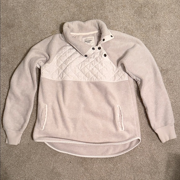 Abercrombie & Fitch Sweaters - Cozy Quilted Abercrombie Pullover Sweater